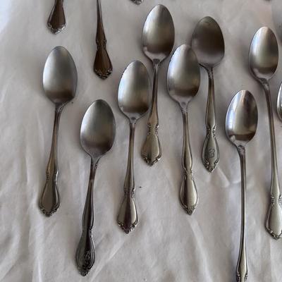 Oneida Craft Silverware Set and Mode Danish Steak Knives (K-DZ)