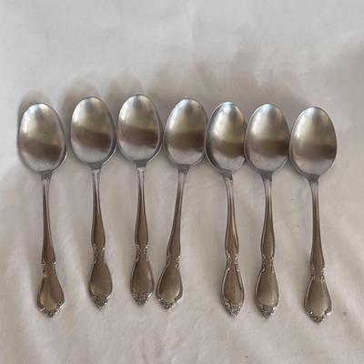Oneida Craft Silverware Set and Mode Danish Steak Knives (K-DZ)