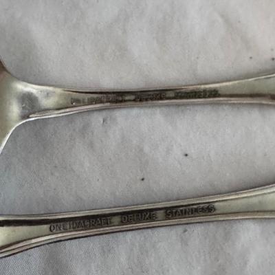 Oneida Craft Silverware Set and Mode Danish Steak Knives (K-DZ)