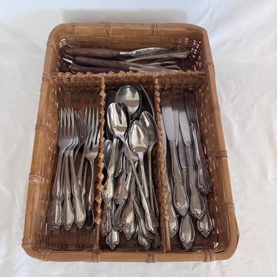 Oneida Craft Silverware Set and Mode Danish Steak Knives (K-DZ)
