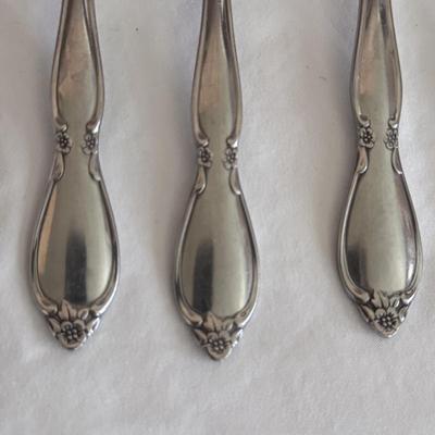 Oneida Craft Silverware Set and Mode Danish Steak Knives (K-DZ)