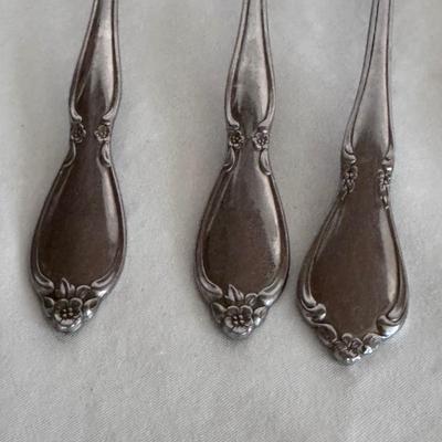 Oneida Craft Silverware Set and Mode Danish Steak Knives (K-DZ)