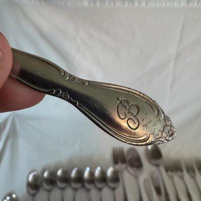 Oneida Craft Silverware Set and Mode Danish Steak Knives (K-DZ)