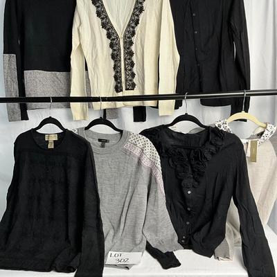 Lot F 302 Women’s Black & White Casual Clothing Lot (Large)