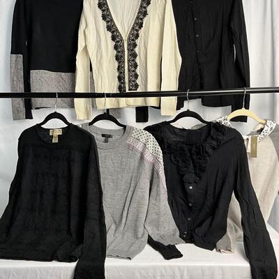 Lot F 302 Women’s Black & White Casual Clothing Lot (Large)