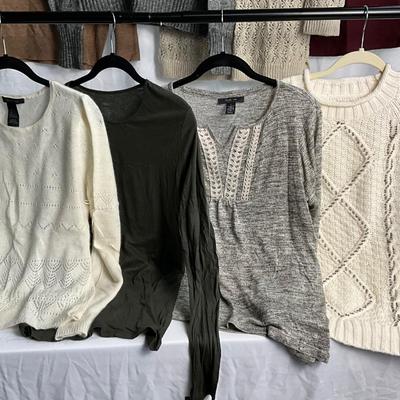 Lot F 303 Women’s Business Casual Clothing Lot (Large)