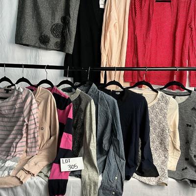 Lot F 305 Women’s Casual Clothing Lot (Large)