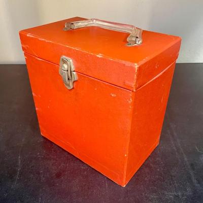 Vintage 45RPM Amfile Platter-Pak Red Record Storage Carry Case with 43 Records