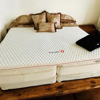 King size bed. Cool Max w/ Dormeo topper