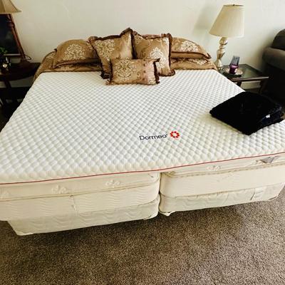 King size bed. Cool Max w/ Dormeo topper