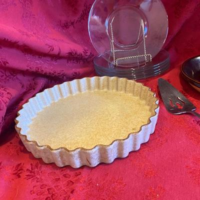 POTTERY CRAFT PIE PANS, PIE PLATES, AND PIE SERVING UTENSIL