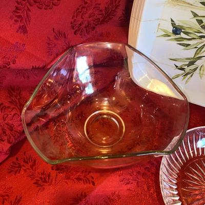 SERVING TRAY, SQUARED GLASS BOWLS, LARGER SERVING BOWL, HORS D’OEUVRE DISH