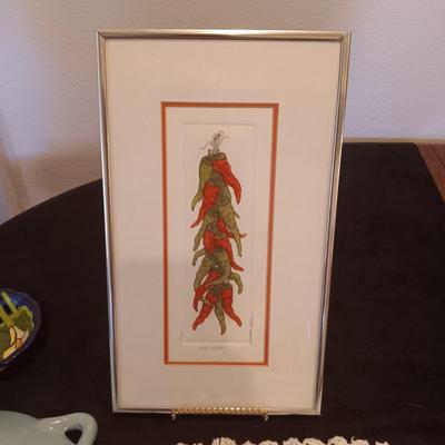 MAINLY RED PEPPER DECOR AND SERVING DISHES
