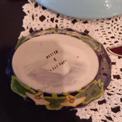MAINLY RED PEPPER DECOR AND SERVING DISHES