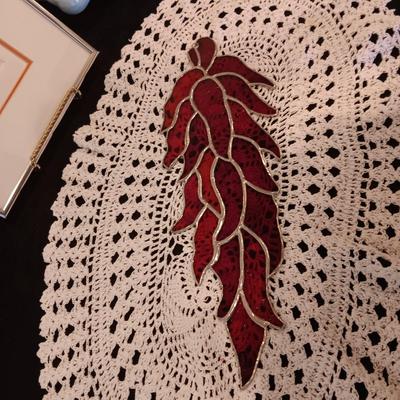 MAINLY RED PEPPER DECOR AND SERVING DISHES