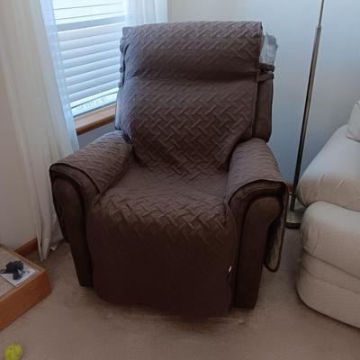 LIKE NEW W/TAGS ASHLEY SIGNATURE DESIGN POWER LIFT RECLINER W/HEAT AND MASSAGE