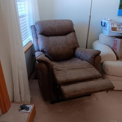 LIKE NEW W/TAGS ASHLEY SIGNATURE DESIGN POWER LIFT RECLINER W/HEAT AND MASSAGE