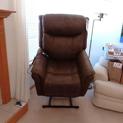 LIKE NEW W/TAGS ASHLEY SIGNATURE POWER LIFT RECLINER W/HEAT AND MASSAGE