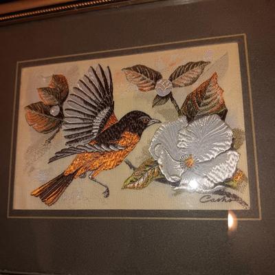OTAGIRI PARROT BOOKENDS, 3 TAPESTRY CLOTH HUMMINGBIRD PICTURES AND A TRINKET BOX