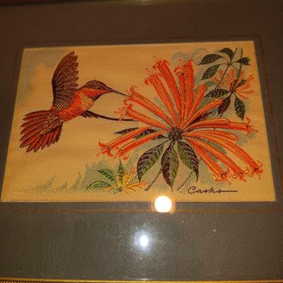 OTAGIRI PARROT BOOKENDS, 3 TAPESTRY CLOTH HUMMINGBIRD PICTURES AND A TRINKET BOX