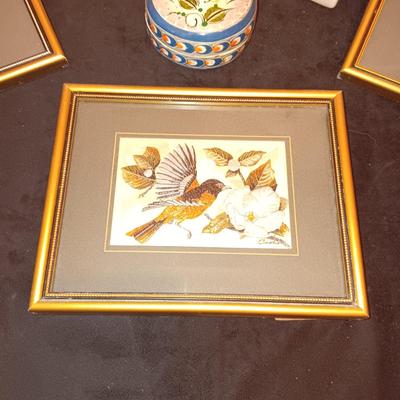 OTAGIRI PARROT BOOKENDS, 3 TAPESTRY CLOTH HUMMINGBIRD PICTURES AND A TRINKET BOX