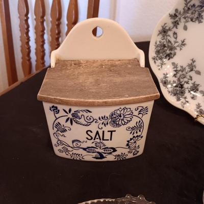 NEW WHARF POTTERY PLATTER, CRYSTAL RELISH DISHES AND A VINTAGE SALT CONTAINER