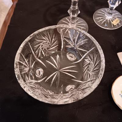 2 CRYSTAL FOOTED BOWLS, STEMMED GLASSES, SHAKERS AND MORE