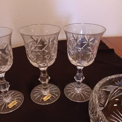 2 CRYSTAL FOOTED BOWLS, STEMMED GLASSES, SHAKERS AND MORE