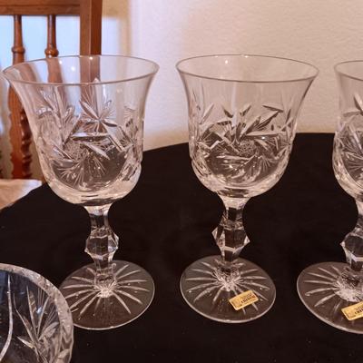2 CRYSTAL FOOTED BOWLS, STEMMED GLASSES, SHAKERS AND MORE
