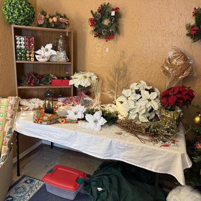 Lot 3: Holiday Selection