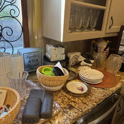 Lot 5: Kitchen Larger Selection