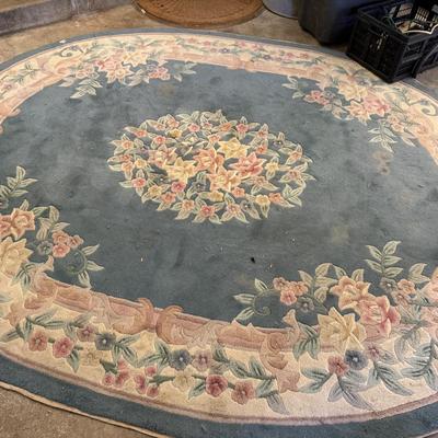 Lot 9: Kitchen, Household items, Rug & More