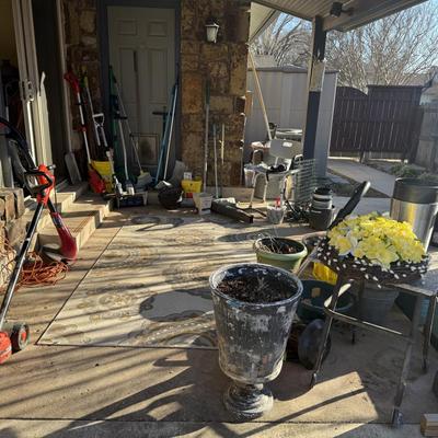 Lot 11: Patio Selection