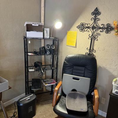 Lot 15: Office Selection