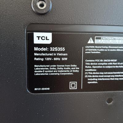 TCL ROKU 32" FLAT SCREEN TV W/REMOTE