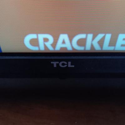 TCL ROKU 32" FLAT SCREEN TV W/REMOTE