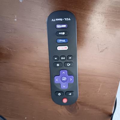 TCL ROKU 32" FLAT SCREEN TV W/REMOTE