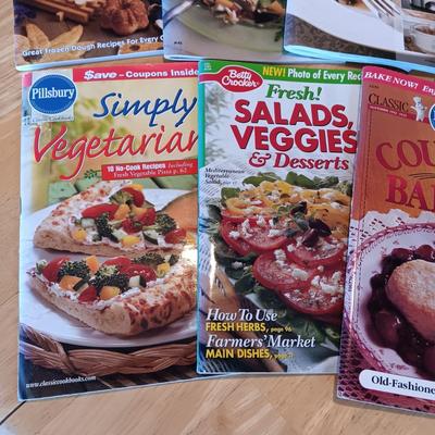 RECIPE PAMPHLETS AND COOK BOOKS