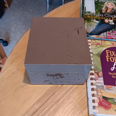 BOX FULL OF YEARS OF RECIPES AND SELECT COOK BOOKS