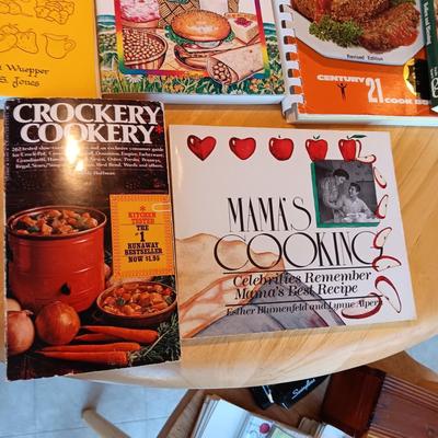 LONGABERGER BASKET W/RECIPES AND BLANK CARDS PLUS COOK BOOKS