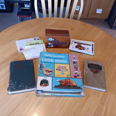 YOSEMITE WOODEN BOX FULL OF RECIPES, BLANK CARDS AND VINTAGE COOK BOOKS