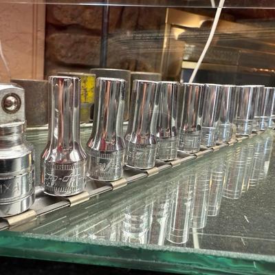 Lot 20: Register Area Selection (snap-on tools too)