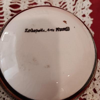DOILIES AND COLLECTIBLES FROM HAWAII