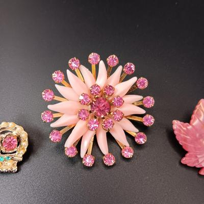 3 PINK THEMED BROOCHES/PINS