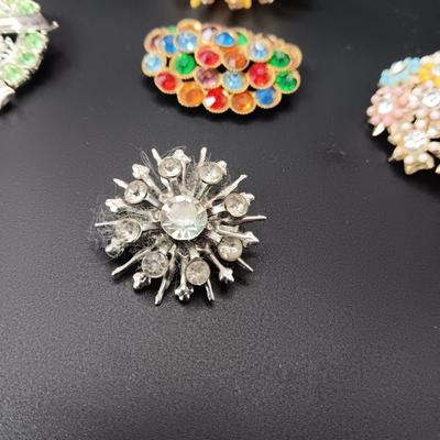 VINTAGE BROOCHES
