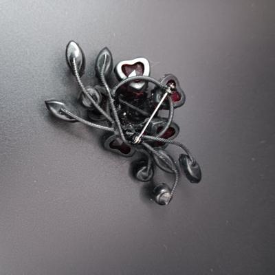 2 GORGEOUS BROOCHES