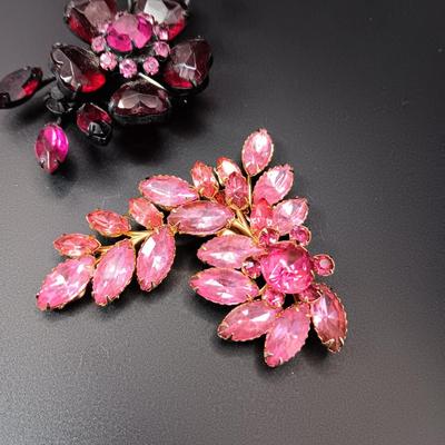 2 GORGEOUS BROOCHES