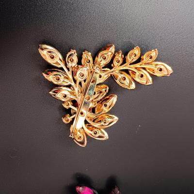 2 GORGEOUS BROOCHES