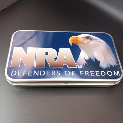 NRA MEMBER LIMITED EDITION POCKET KNIFE "DEFENDERS OF FREEDOM"