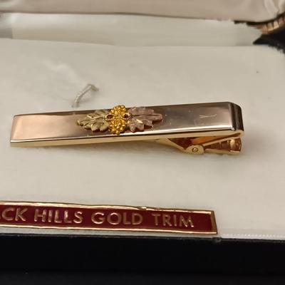 BLACK HILLS GOLD TRIM TIE CLIP, TIE TACKS AND A PIN